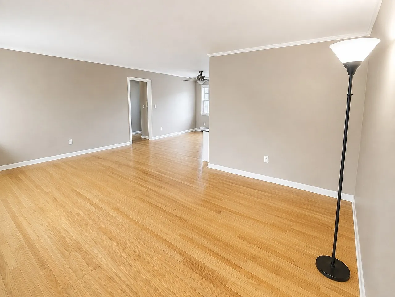 2 bed, 1200 sqft, $2,400 — Photo 4
