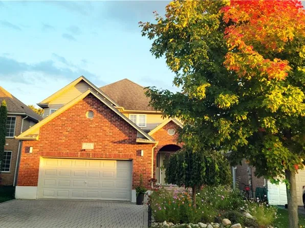 733 Chesapeake Dr, Waterloo, ON N2K 4G3