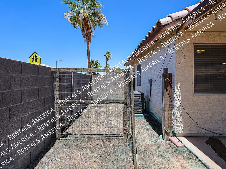 16195 W Lincoln St — Photo 31