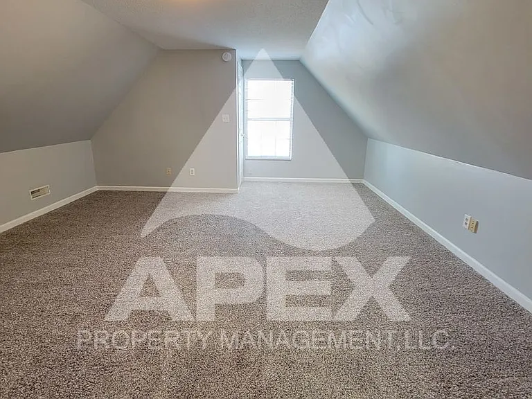 2028 Woodrow Dr — Photo 20