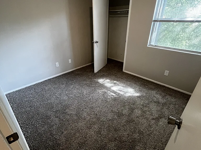 821 Bracewood Cir #B — Photo 15
