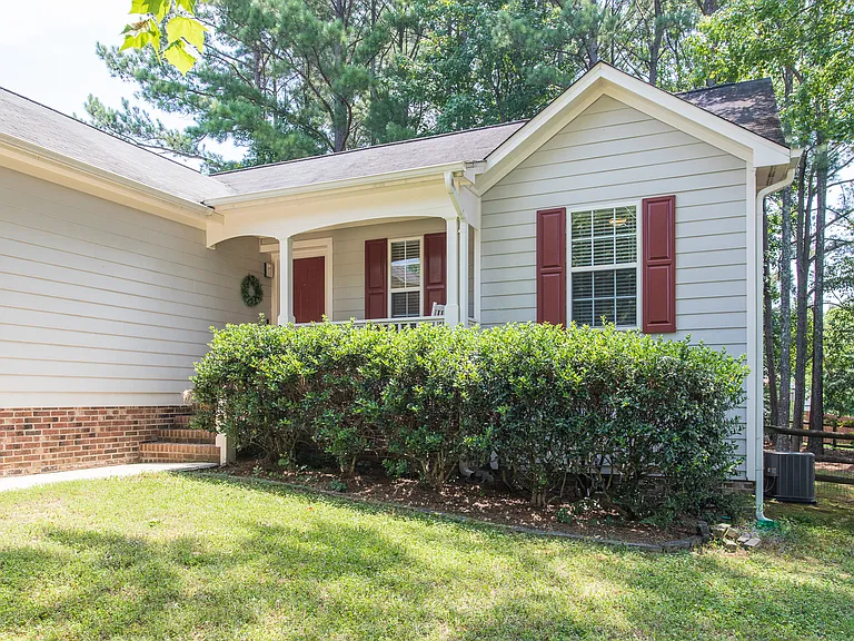 225 Harvester Dr — Photo 20