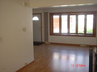 513 Barnsdale Rd APT D, La Grange Park, IL 60526