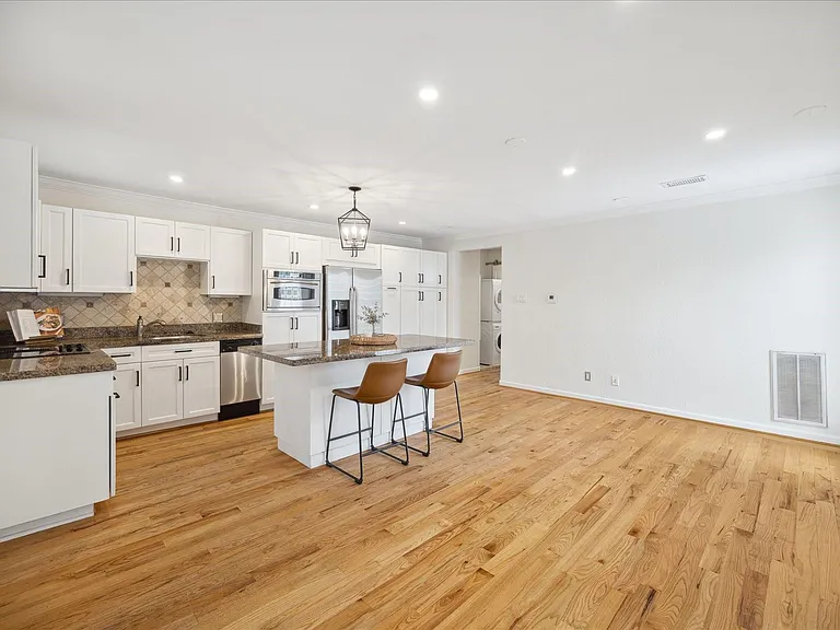 1449 Heights Blvd #226 — Photo 3