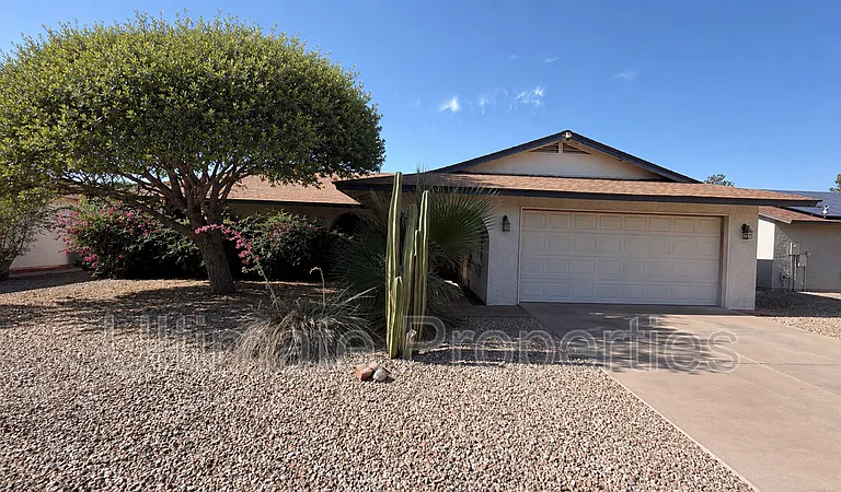 5736 W Angela Dr — Photo 1