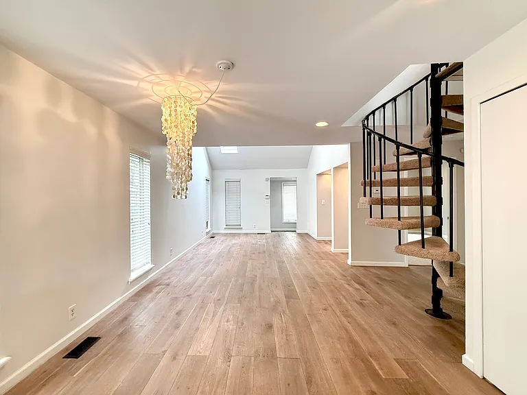 799 Emmons Ave — Photo 4