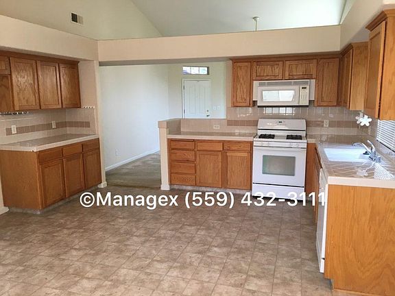 3rd image of 9659 N Paula Ave