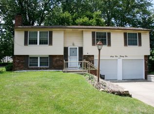 6425 Deer Ridge Ln, Columbus, OH 43229