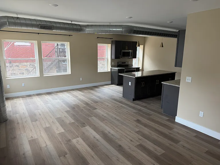 111 N Dallas Ave #4 — Photo 5
