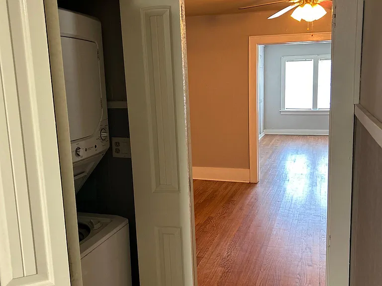 922 W Hill St — Photo 7