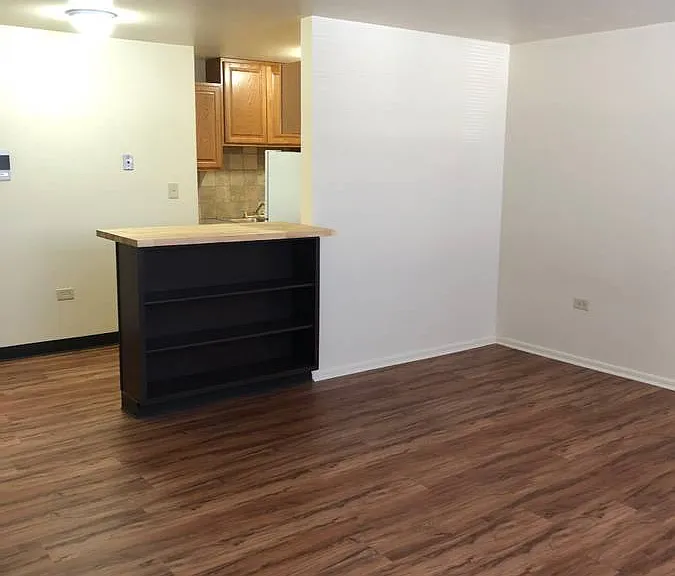 Experience modern living with this open-concept apartment featuring sleek design and efficient use of space. Experience modern living with this open-concept apartment featuring sleek design and efficient use of space.