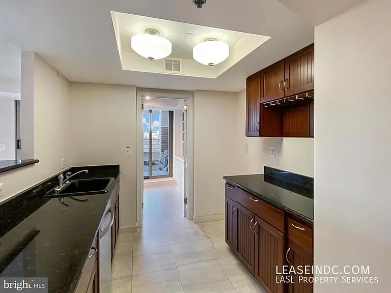 1275 25th St NW #600 — Photo 18