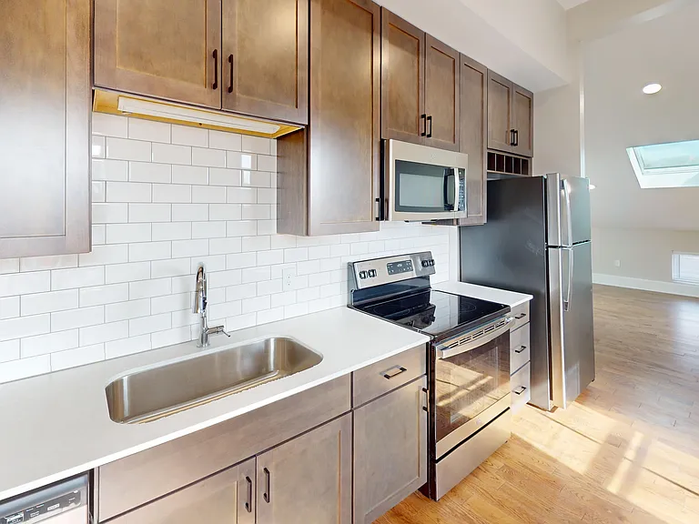 118 Findlay St — Photo 1
