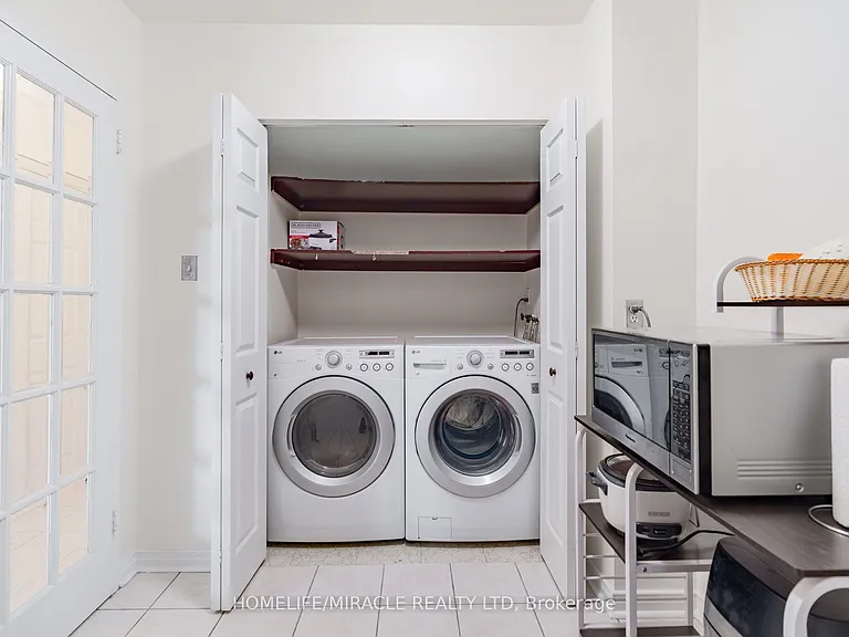 3025 Queen Frederica Dr #807 — Photo 11