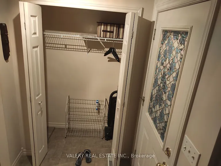 1058 Lexington Cir — Photo 25
