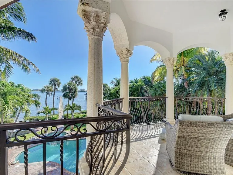 1320 S Lakeside Dr — Photo 40