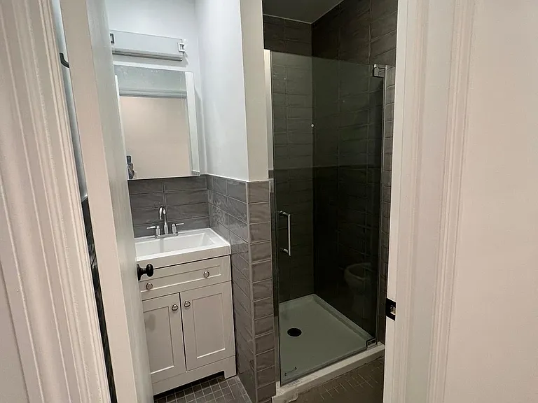 247 Wadsworth Ave #1F — Photo 9