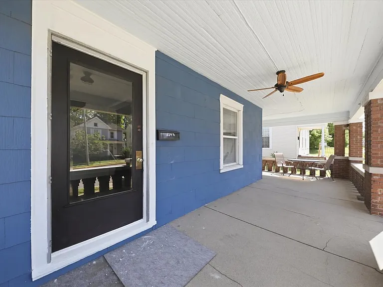 324 W Church St — Photo 3