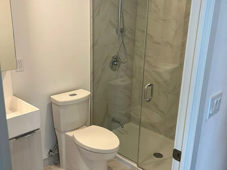 370 Martha St S #204 — Photo 5