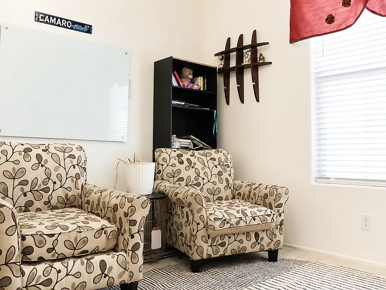 2405 W Wildhorse Dr — Photo 9