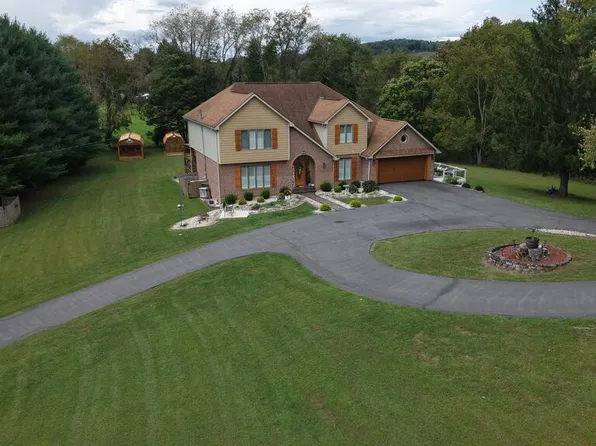 140 Grove St, Cedar Bluff, VA 24609
