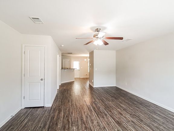 5th image of 2745 Marlin Dr