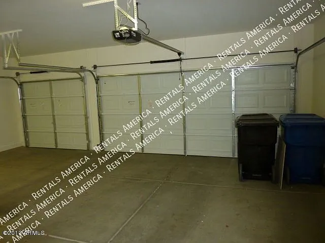 910 S 118th Ln — Photo 32
