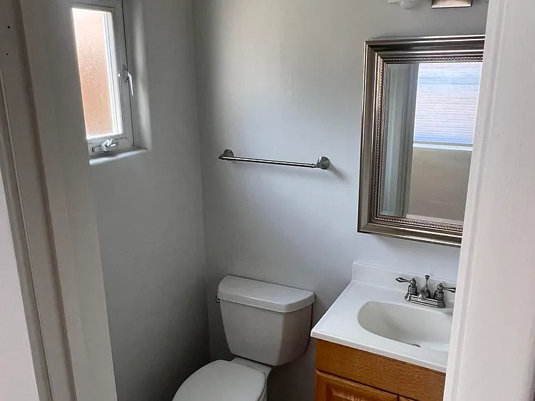 1020 Quincy St SE — Photo 11