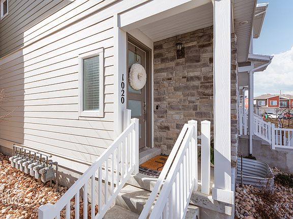 2nd image of 1020 W Lapis Fields Way