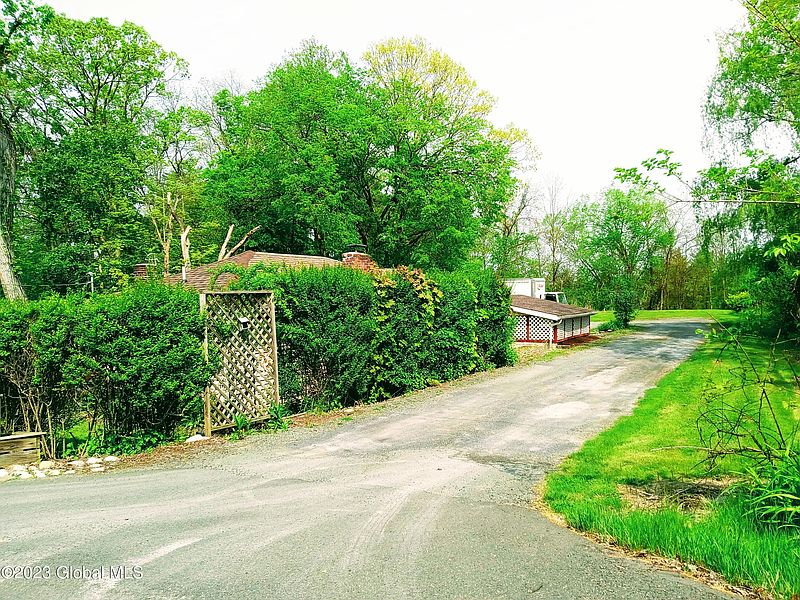 2nd image of 440 Hays Road