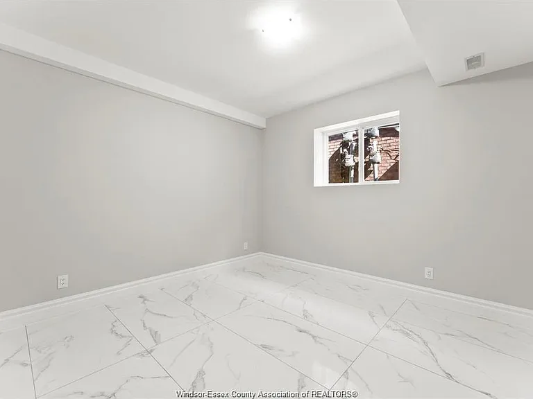 2270 Daytona Ave #B — Photo 11