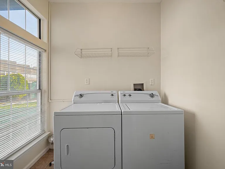 817 Thoreau Ln — Photo 15