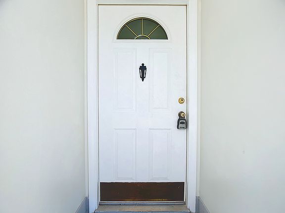 4th image of 8760 Lueck Ln #2