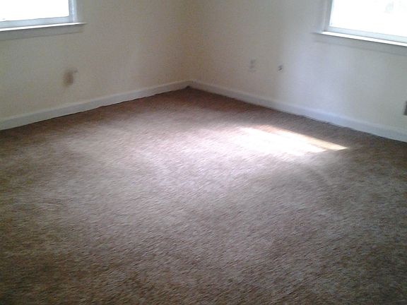 3rd image of 819 E Brookwood Dr