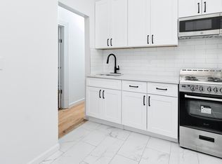 325 W 42nd St #4R, New York, NY 10036