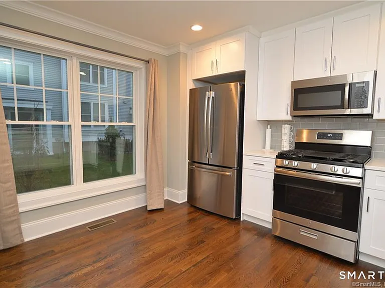 115-71 Colonial Rd — Photo 8