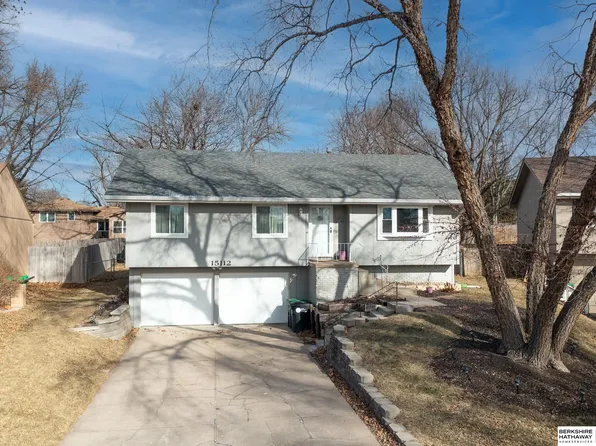15112 Z St, Omaha, NE 68137