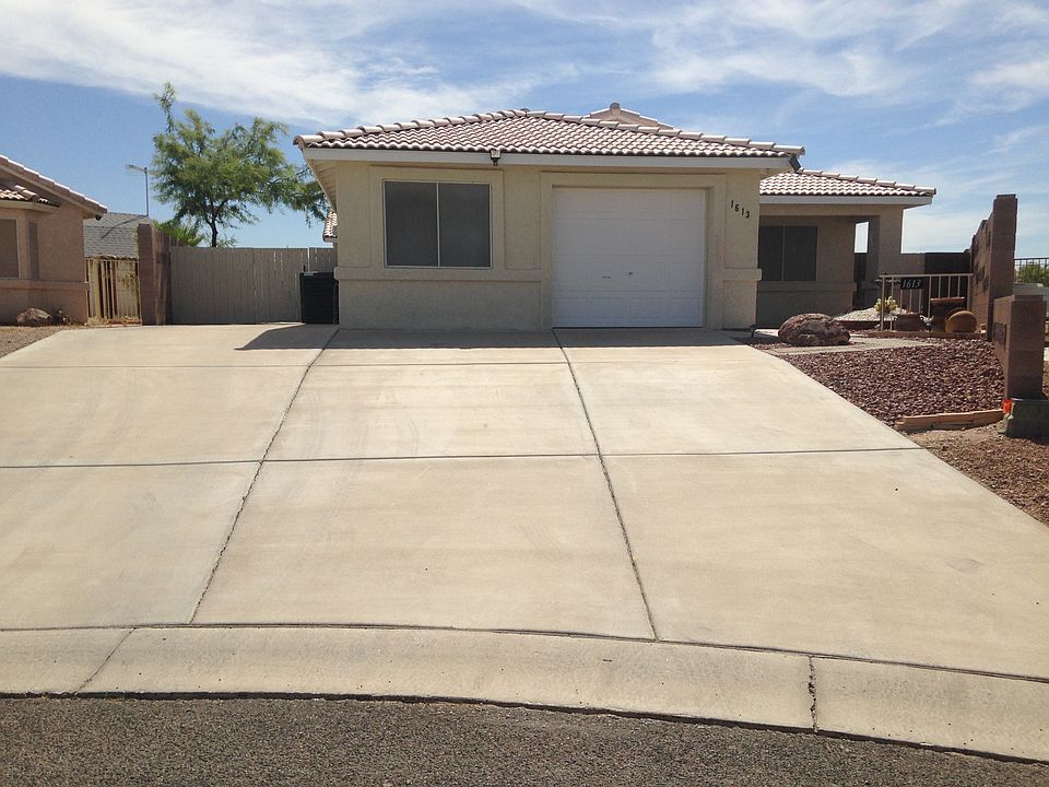1st image of 1613 E Courtney Pl