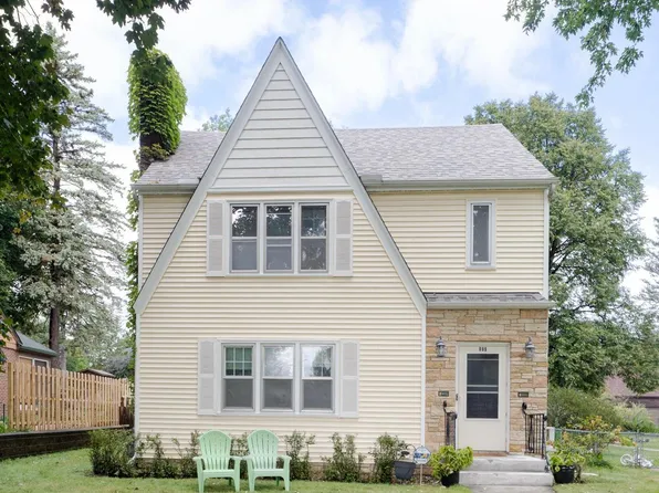 899 Parkview Ave, Saint Paul, MN 55117