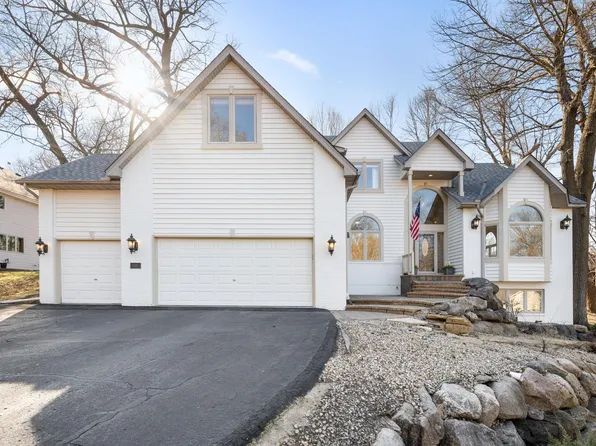 8941 Vandegriff Way, Maple Grove, MN 55311