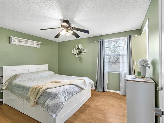 4th image of 5016 N Bellaire Ave