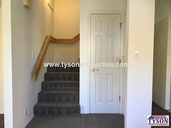 4th image of 1525 Georgene Dr NE