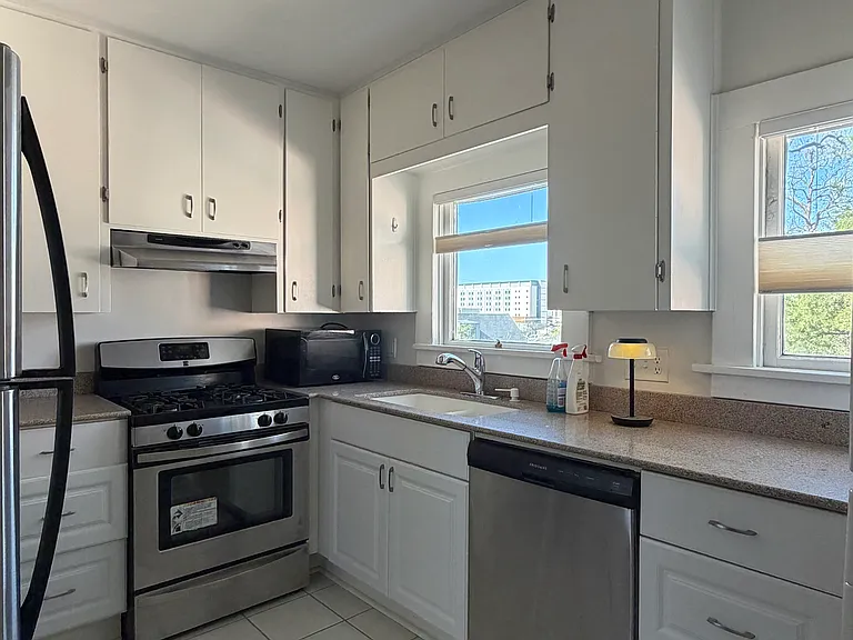 3107 Grandview St #B — Photo 7