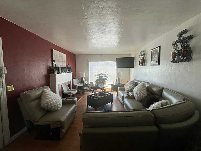2117 106th Ave #1 — Photo 4