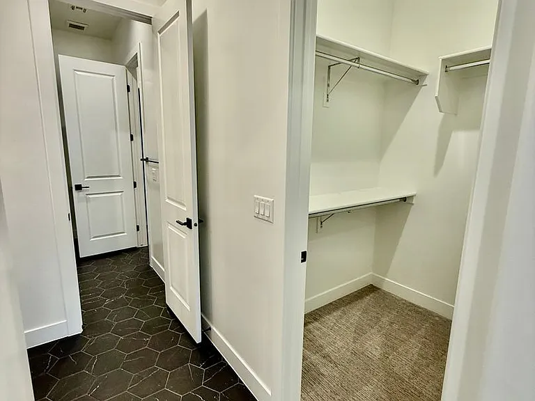 3714 S McKenzie Ln — Photo 7