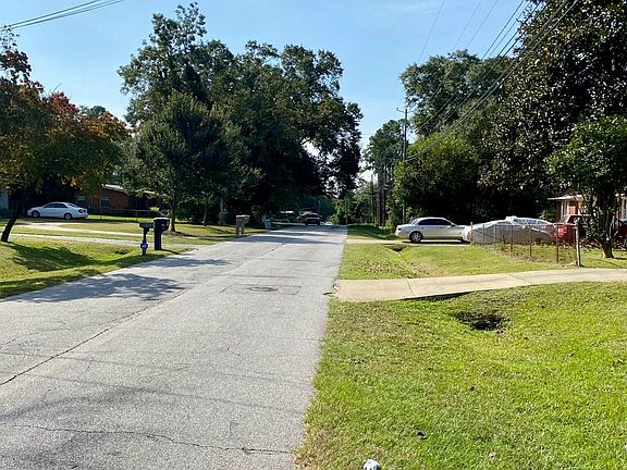 4th image of 527 Englewood Dr