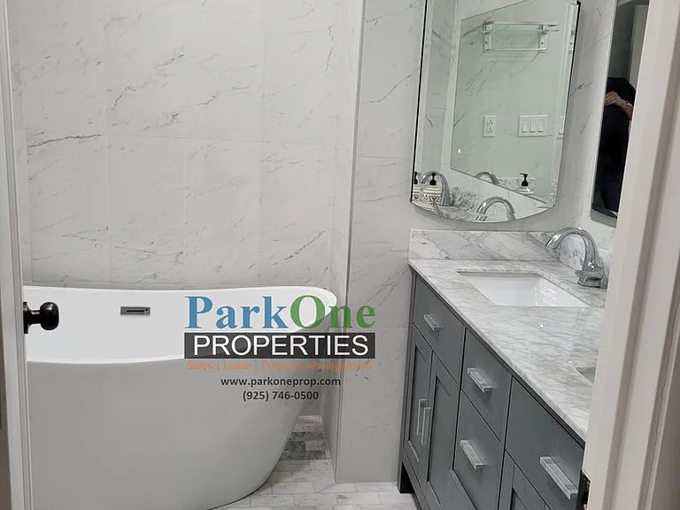 1867 Poplar Dr — Photo 6
