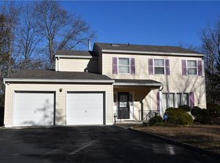 23 Bunker Hill Dr, Old Bridge, NJ