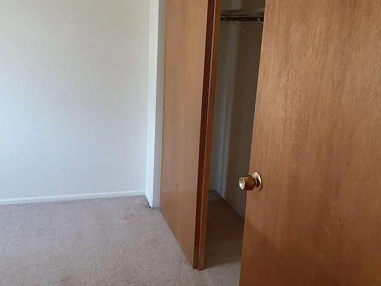 Campus Park Apartments — Photo 16