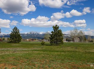 10421 Easy St, McCall, ID 83638